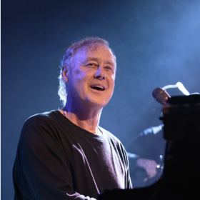 Singer/songwriter Bruce Hornsby. Photo by Suzanne Cordeiro.