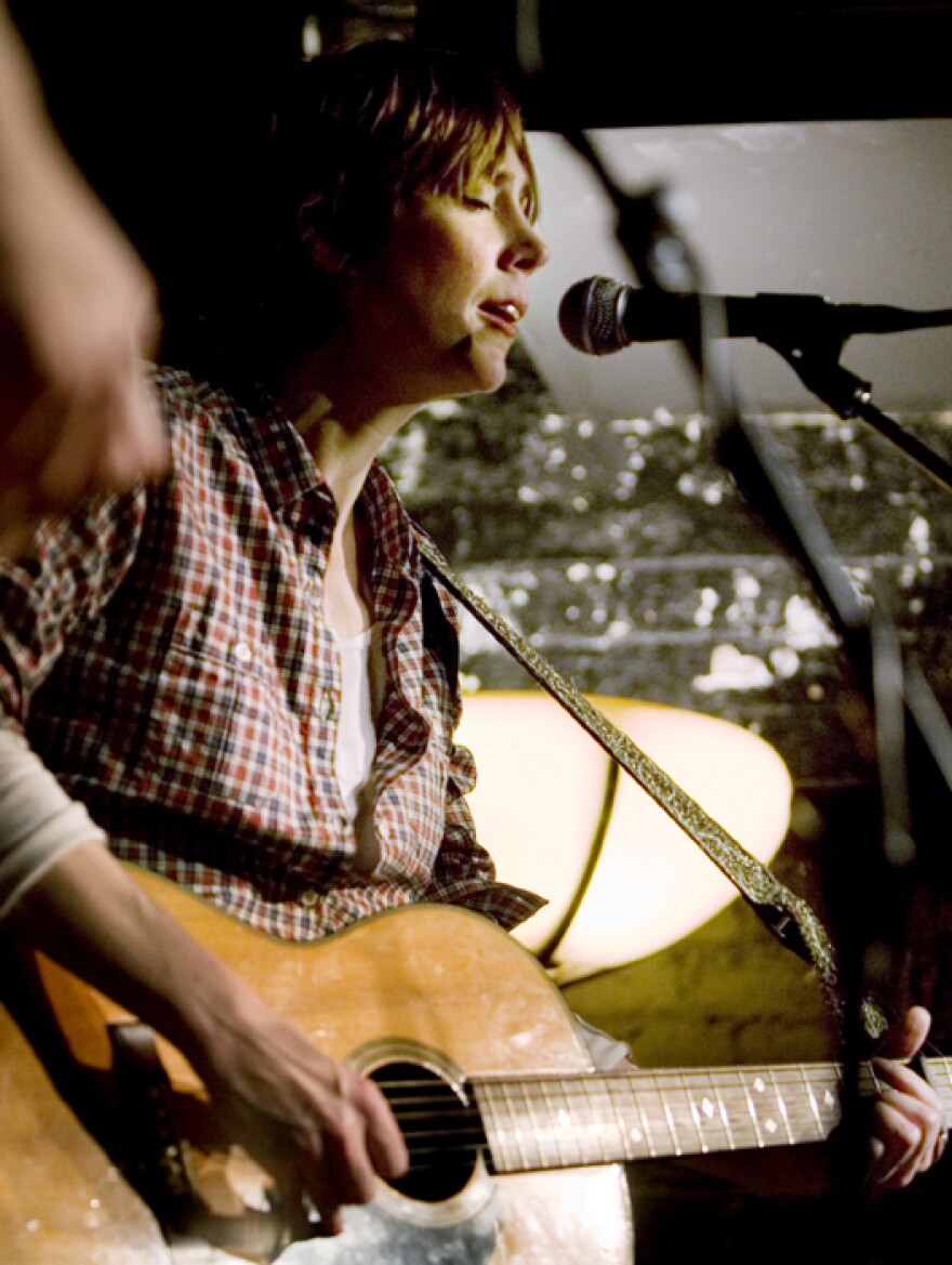 Guitarist/singer/songwriter Beth Orton. Photo by Simon Fernandez.